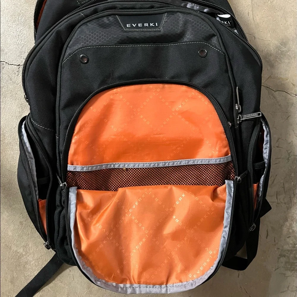 Everki Backpack - Picture 2 of 5